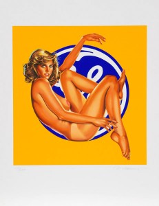 Frau vor Gee Gee Logo